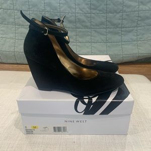 Nine West Suede Mary Jane Wedges EUC Size 8, with box